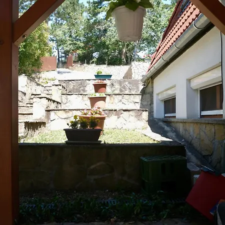 Ezuesthid בית הארחה 4*