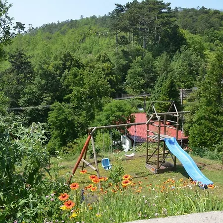 Ezuesthid בית הארחה 4*