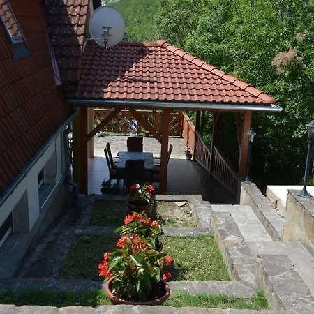 בית הארחה Ezuesthid 4*