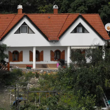 Ezuesthid בית הארחה