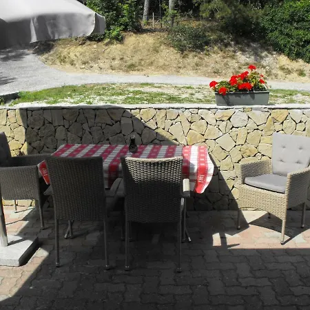 Ezuesthid בית הארחה 4*