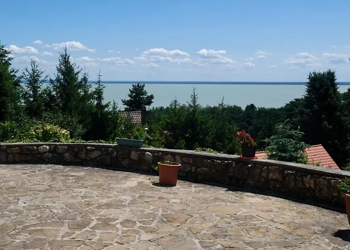 Πανσιόν Ezuesthid Balatongyörök