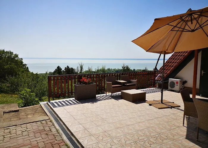 Ezuesthid Πανσιόν Balatongyörök