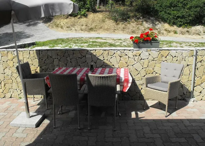 Ezuesthid Πανσιόν 4*